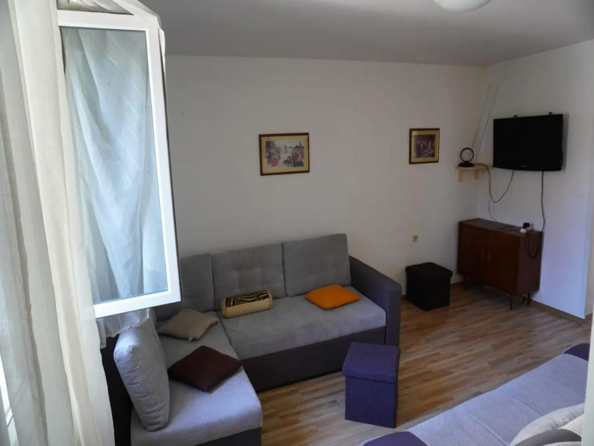 Holiday Home Labinezza Kastela